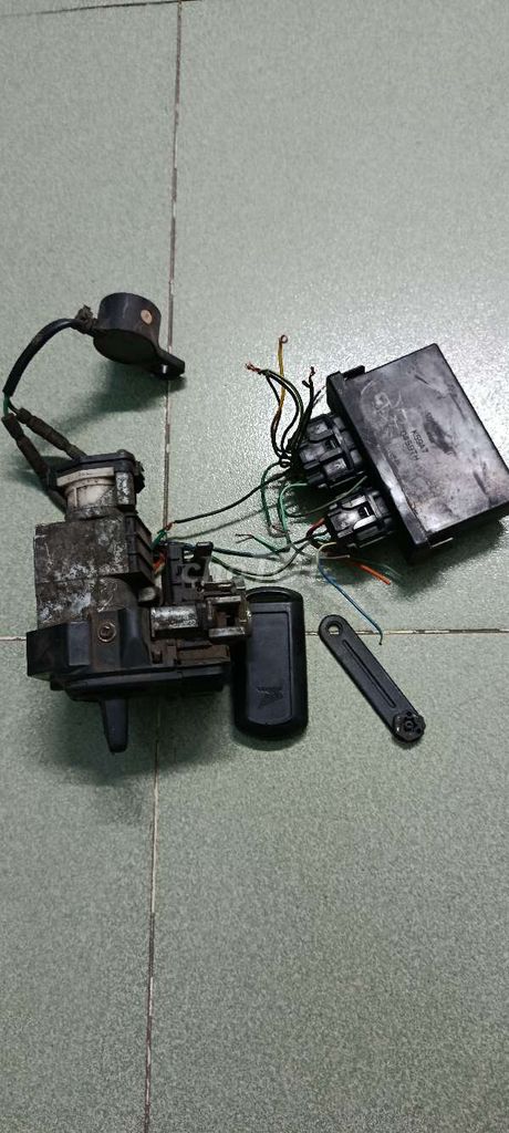 bộ khoá remot zin. Mua bán Đồ chuyên dụng, Giống nuôi trồng tại Quận 4 Tp Hồ Chí Minh được đăng bởi repairer motorbikes hình 1