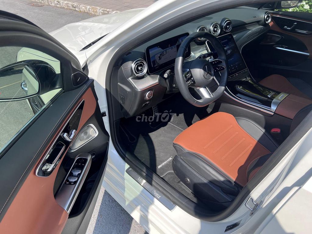 ❤️ MERCEDES C300 AMG 2023 TRẮNG/NÂU CỰC ĐẸP. Mua bán Ô tô tại Quận 7 Tp Hồ Chí Minh được đăng bởi Tri Mercedes DNZ hình 10