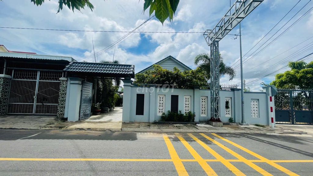 Bán nhà mặt tiền Kinh Doanh Tỉnh Lộ 44B - góc 2 mặt tiền. Mua bán nhà ở tại Huyện Long Điền Bà Rịa - Vũng Tàu được đăng bởi Trần Thị Thơm hình 1