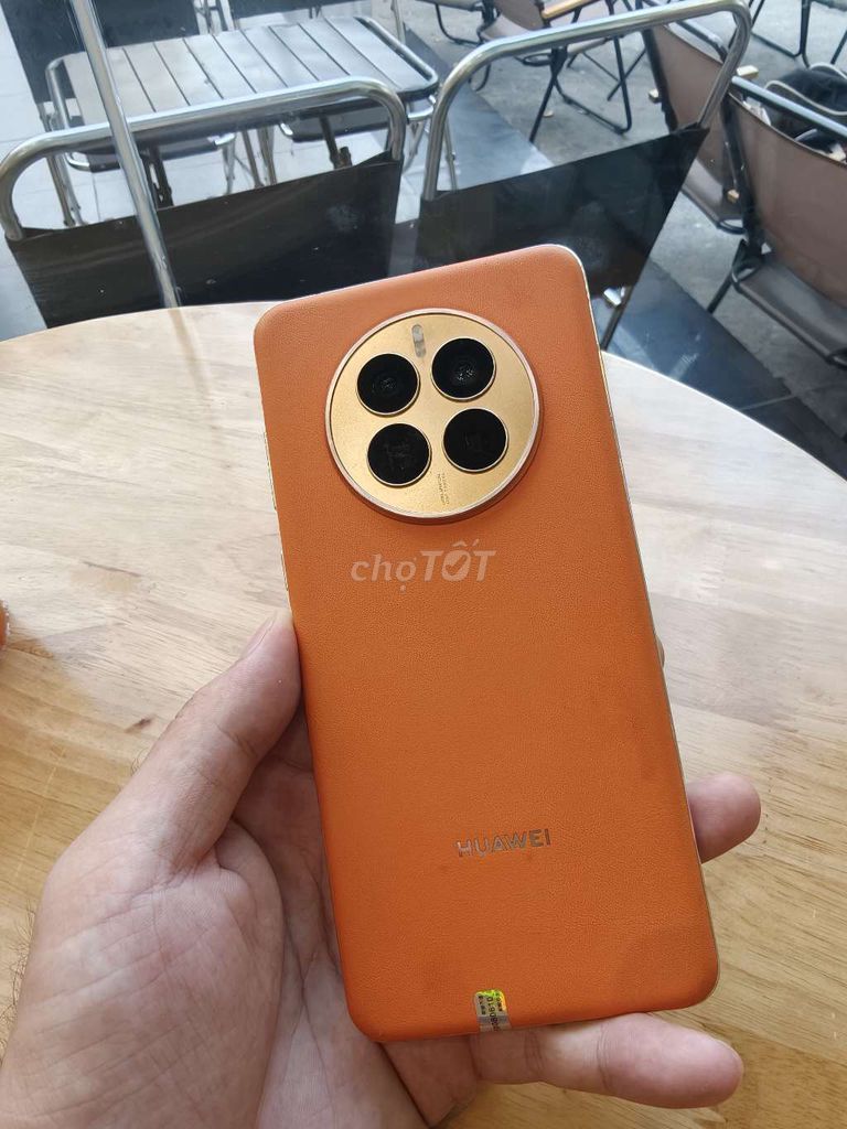 Huawei Mate 50 ram 8- 256GB lưng da. Mua bán Điện thoại tại Thành phố Thủ Dầu Một Bình Dương được đăng bởi HUNG MOBILE  hình 1