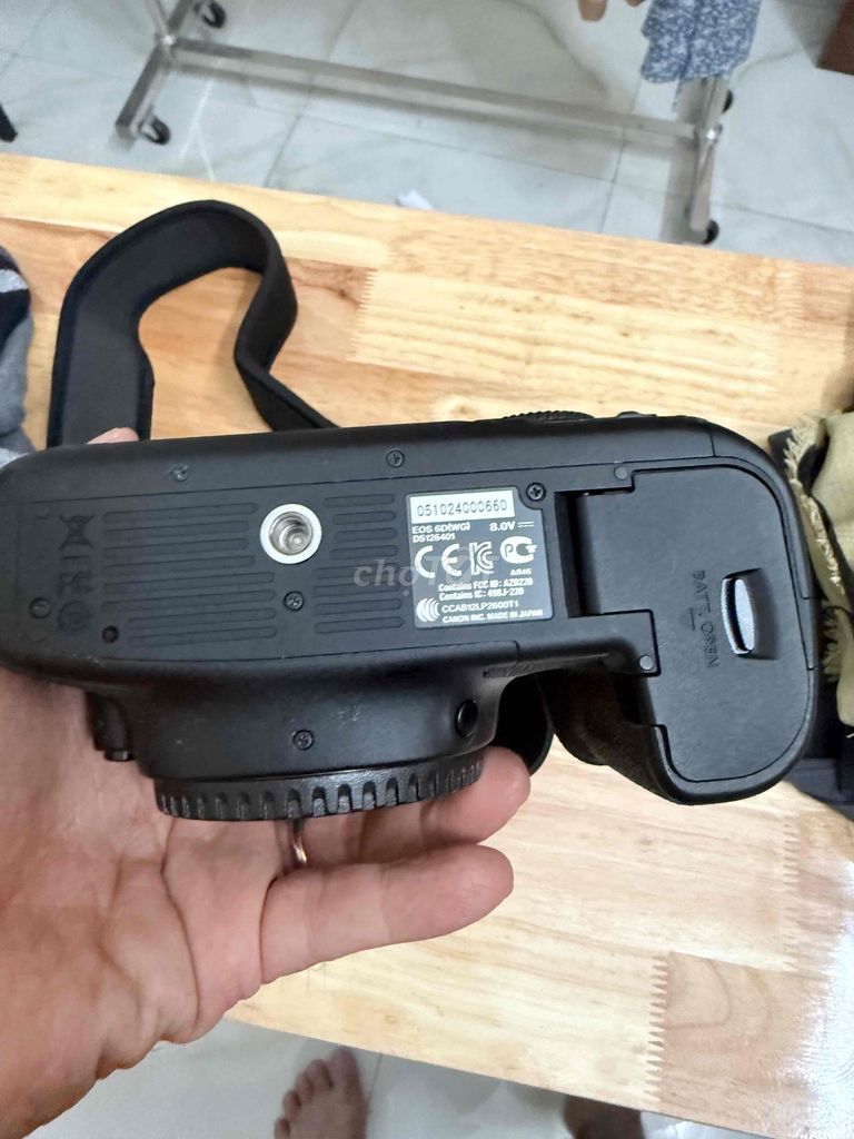 Máy ảnh Canon 6D. Mua bán Máy ảnh, Máy quay tại Quận Bình Tân Tp Hồ Chí Minh được đăng bởi châu văn tâm  hình 1