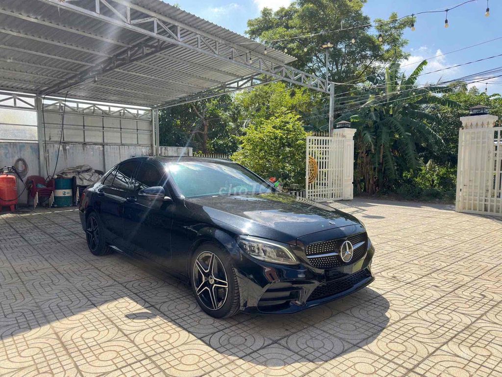 Mercedes-Benz C300 AMG 2019 Đen 58.000km. Mua bán Ô tô tại Quận 7 Tp Hồ Chí Minh được đăng bởi Hoàng Anh Tuấn hình 3