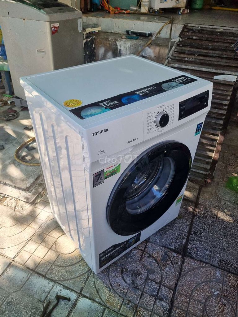 Máy giặt Toshiba 7.5kg mới 97%