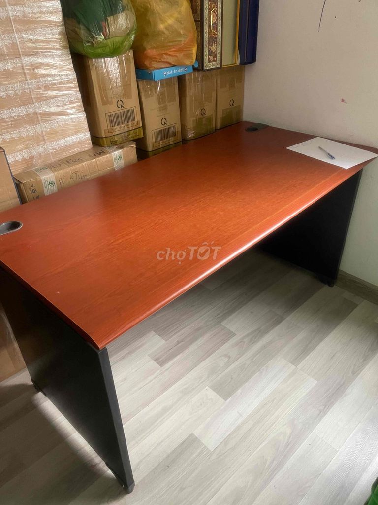 Bàn văn phòng gỗ Nâu 70x70x140cm. Mua bán Đồ dùng văn phòng tại Quận Hoàng Mai Hà Nội được đăng bởi Hằng hình 1