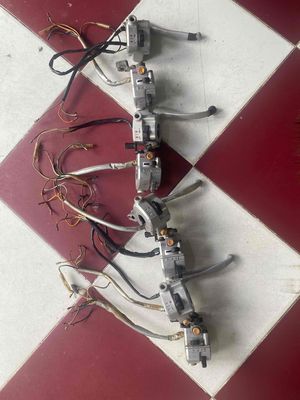 Cùm điện xe máy 82 DD có đề ko đề zin theo xe