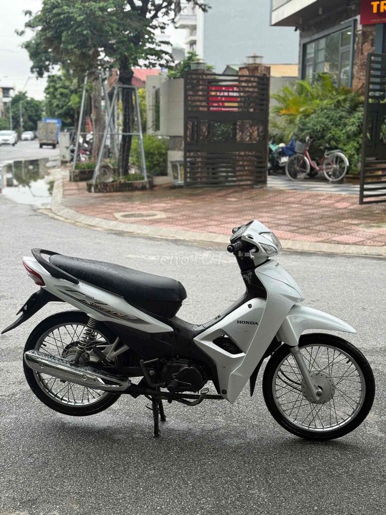 Honda Wave 110 2017 оригинальный белый в отличном состоянии