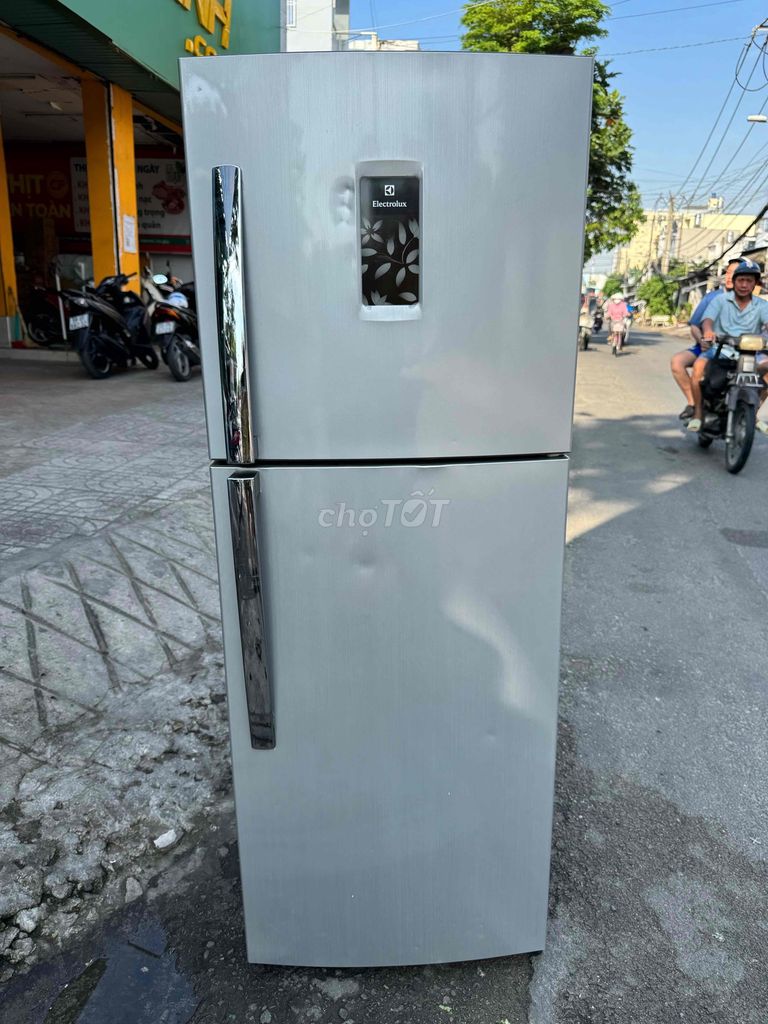 tủ lạnh ELECTROLUX 225lit ko bám tuyết❤️