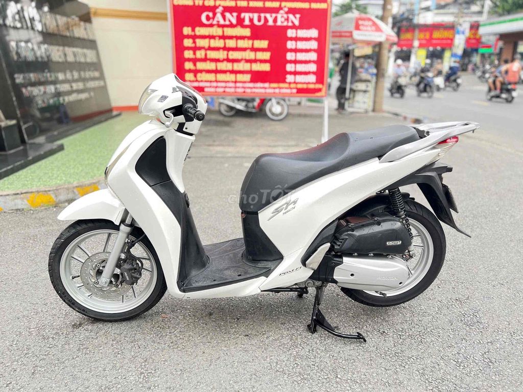 HONDA SH 150cc .ĐK 2016.BSTP .Smarkey- HỖ TRỢ GÓP. Mua bán Xe máy tại Quận Gò Vấp Tp Hồ Chí Minh được đăng bởi CẦM ĐỒ NĂM LINH hình 4