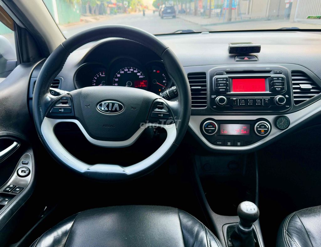 Kia Picanto 2014 S MT - 112000 km