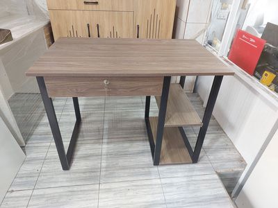 bàn chân sắt kèm kệ và hộc kéo. Mua bán Đồ dùng văn phòng tại Quận Gò Vấp Tp Hồ Chí Minh được đăng bởi NỘI THẤT ĐÌNH BẮC