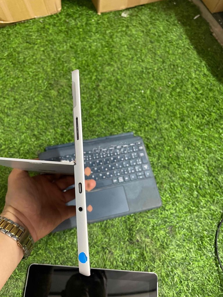 Surface Go 1 2in1