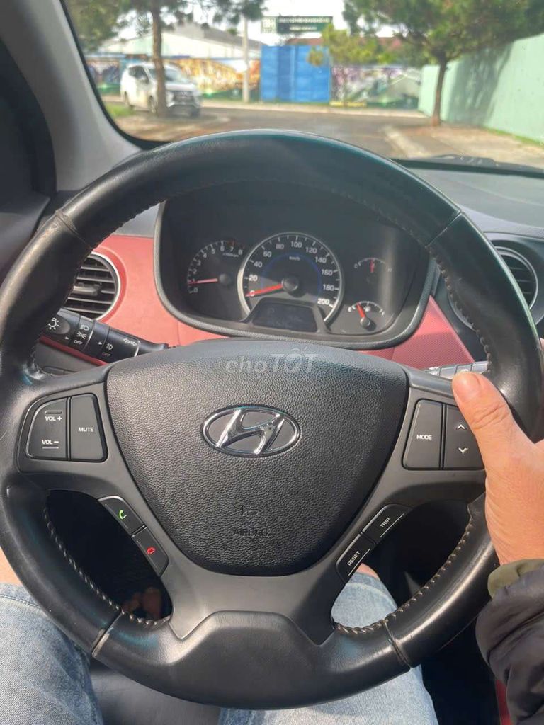 Huyndai Grand sx 2014 số tự động. Mua bán Ô tô tại Huyện Ia Grai Gia Lai được đăng bởi Ngo Thanh Long hình 5