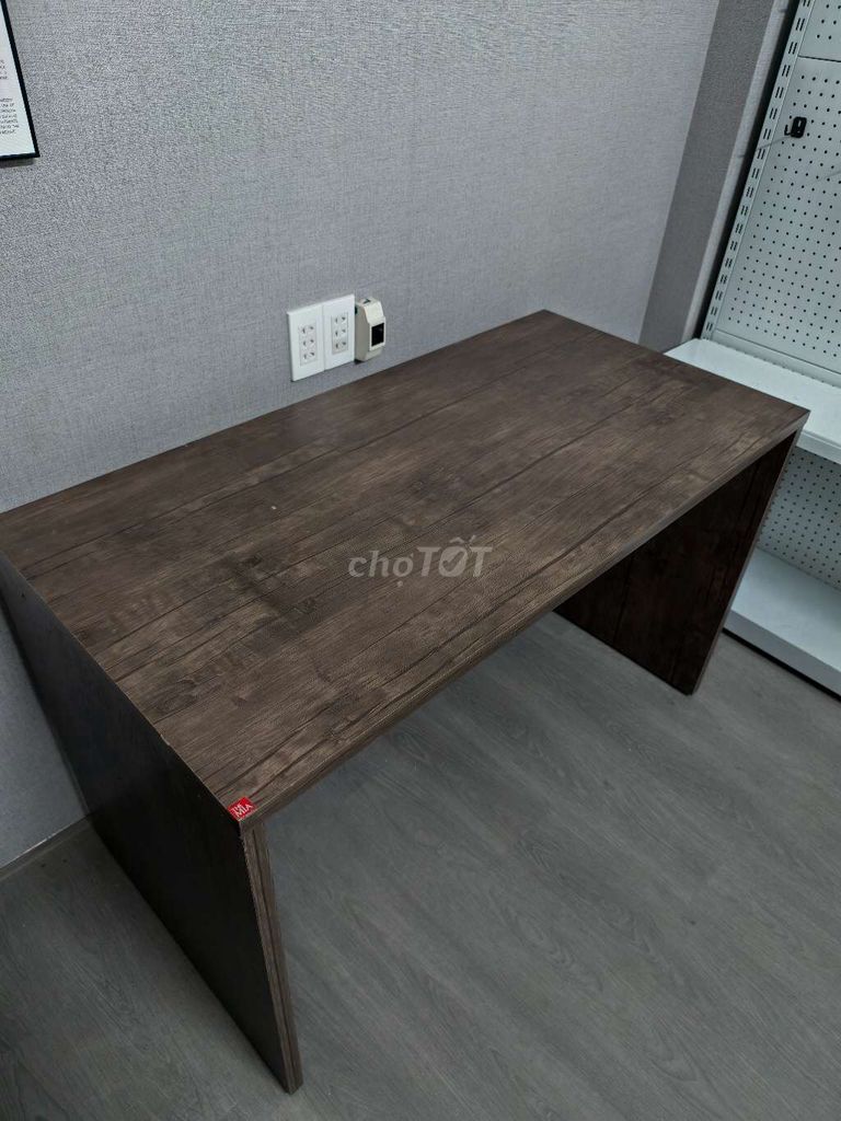 Bàn làm việc 1m2 đã dùng. Mua bán Bàn ghế tại Thành phố Vĩnh Long Vĩnh Long được đăng bởi Thanh Tùng hình 1