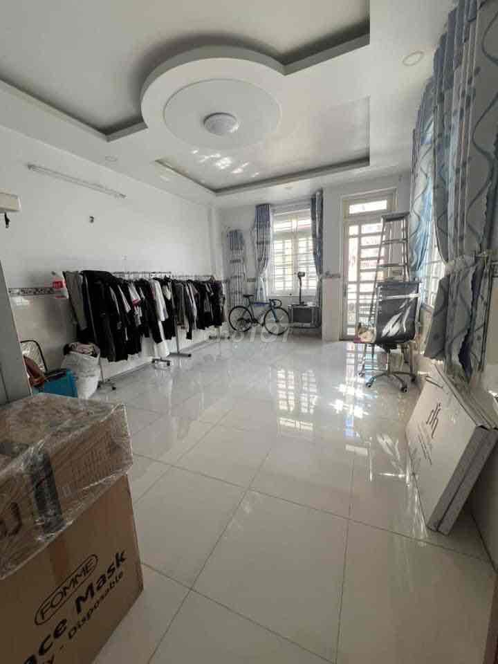 Nhà 4 Tầng Dân Chủ, Bình Thọ. 90m2 Ngang 4.5m, Xe Hơi Vào Nhà. 10 Tỷ