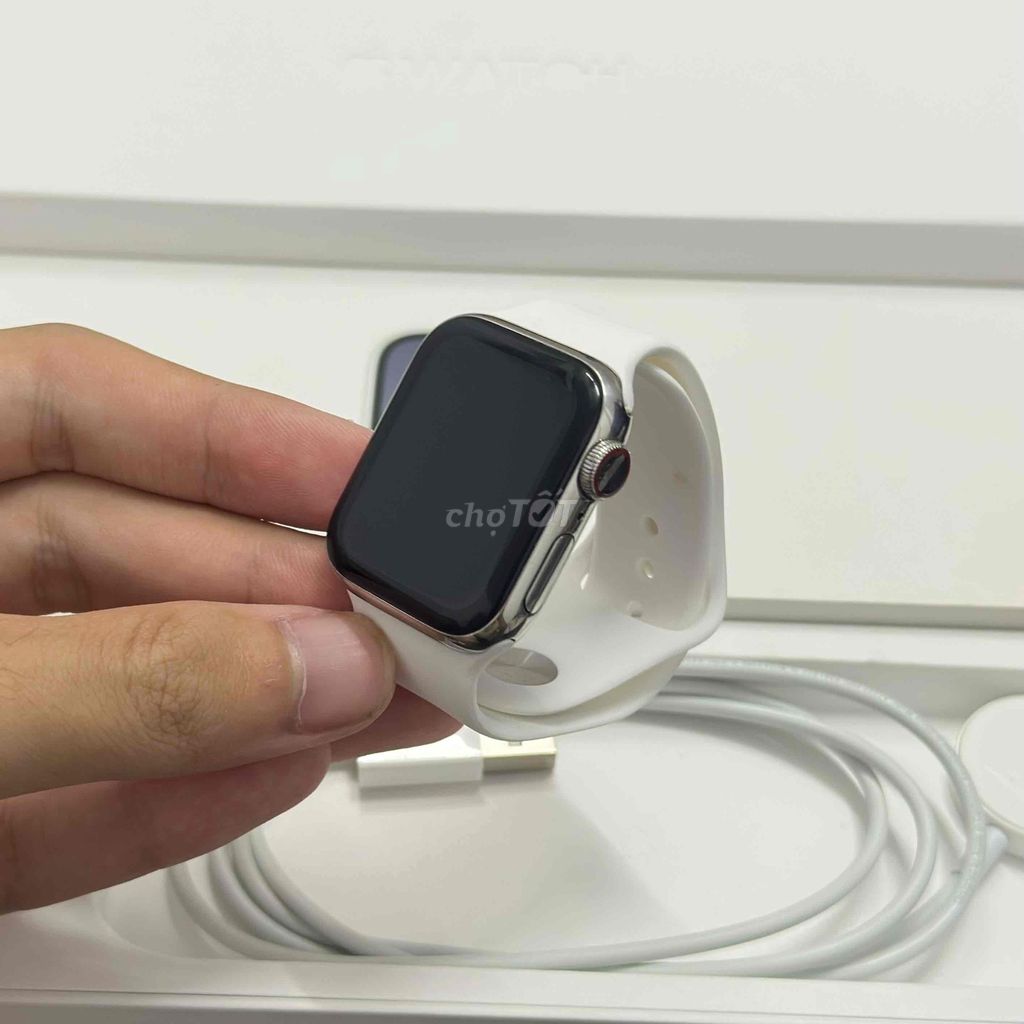 Apple Watch Series 4 40mm Trắng. Mua bán Thiết bị đeo thông minh tại Huyện Nhà Bè Tp Hồ Chí Minh được đăng bởi Nguyễn Hữu Thắng hình 1