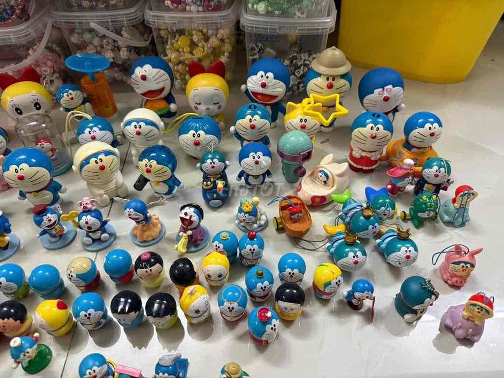 150 tượng doraemon lớn nhỏ