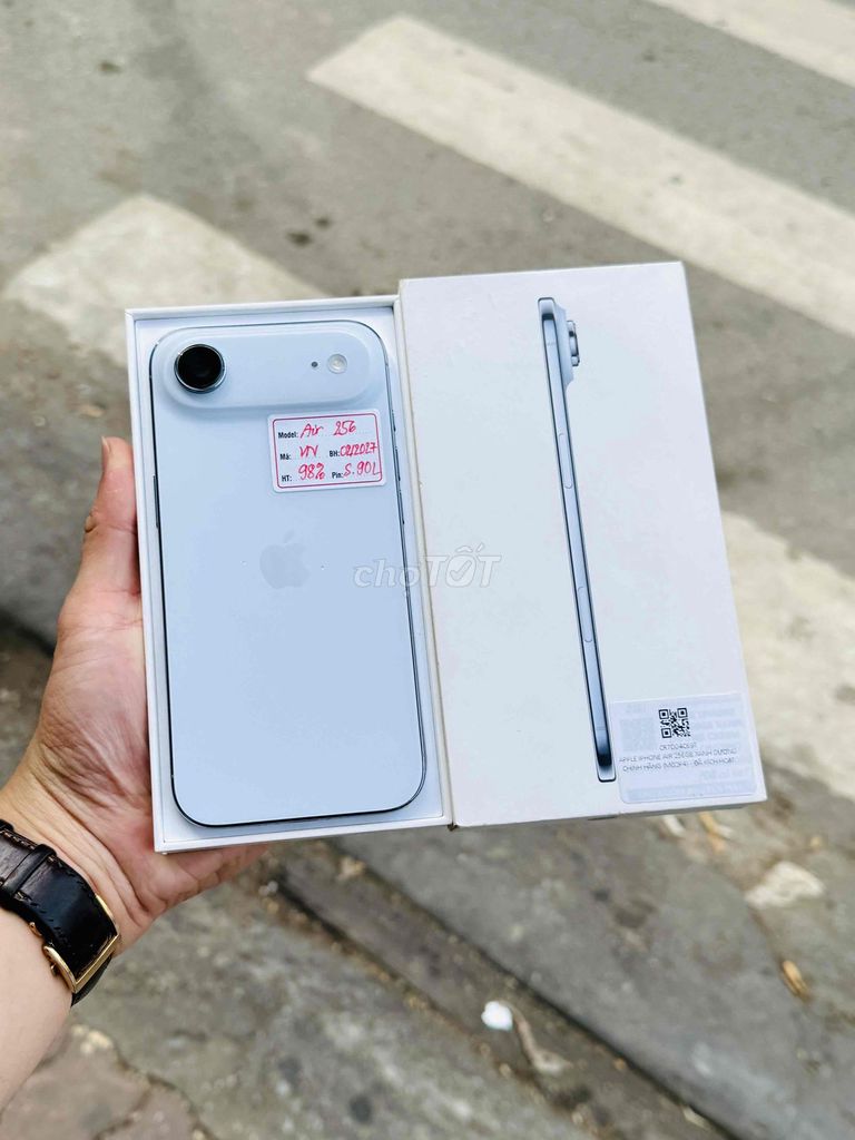 iPhone 17 Air 256GB VN Xanh Fullbox pin 100%. Mua bán Điện thoại tại Quận Đống Đa Hà Nội được đăng bởi Lâm Bảo Tuyên hình 1