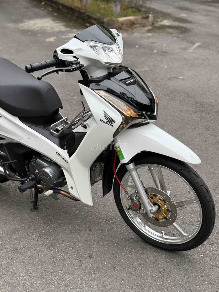 🌈 Future Led Trắng Đen/ Xe Đẹp ( chất ) Chính Chủ. Mua bán Xe máy tại Thành phố Biên Hòa Đồng Nai được đăng bởi Phong hình 8