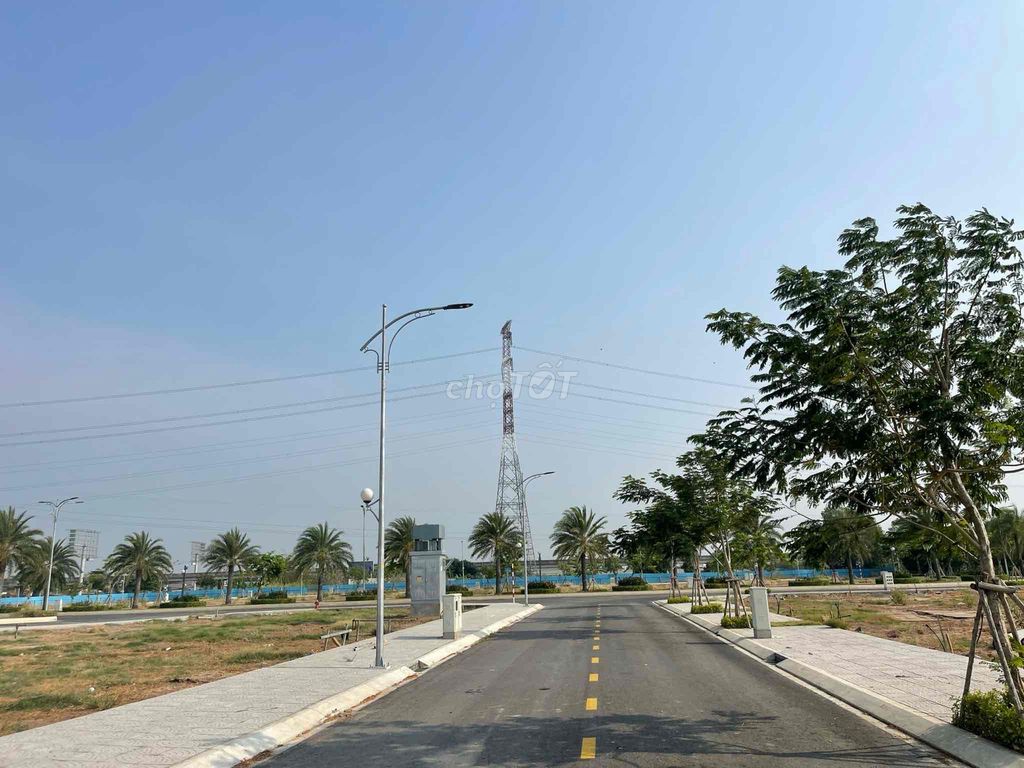 Đất nền giá rẻ ngay mt đường Nguyễn Hữu Trí , ck lên đến 18%