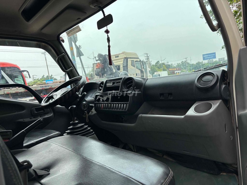 Hino 1,9t đời 2013 thùng kín 4,5*1,8*1,9 m mlanh. Mua bán Xe tải, xe ben tại Huyện Bình Chánh Tp Hồ Chí Minh được đăng bởi Vi hình 4