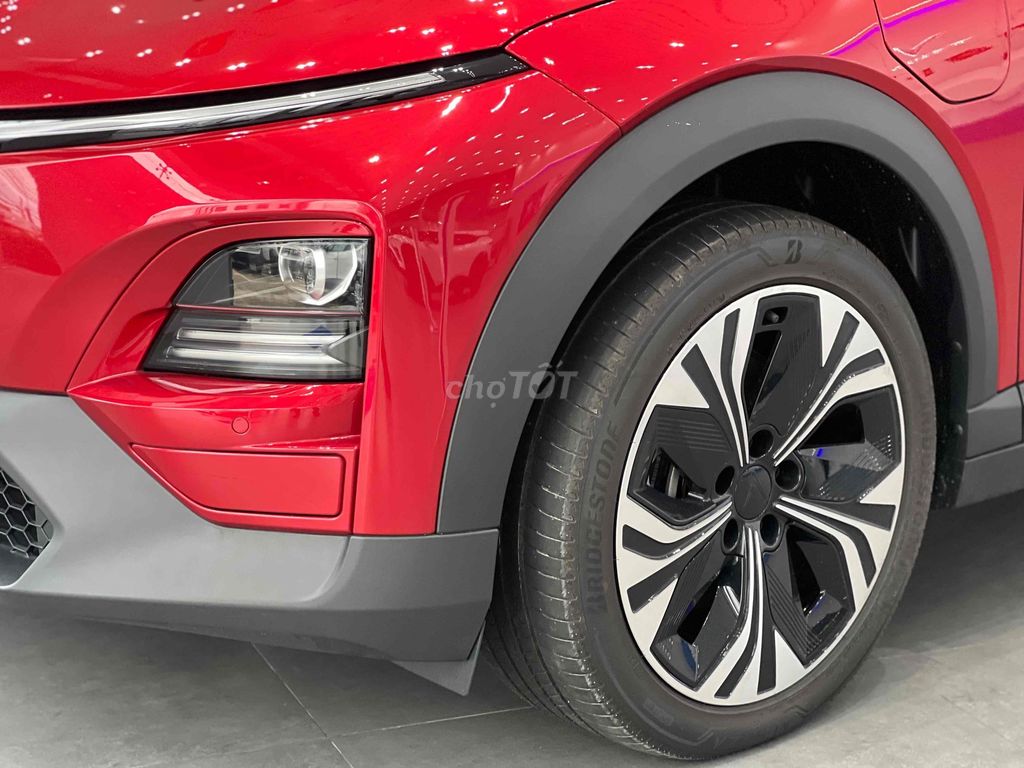 VF6 Plus Đỏ mới 100%, xe sẳn giao ngay. Mua bán Ô tô tại Quận 12 Tp Hồ Chí Minh được đăng bởi VinFast An Sương Quốc Lộ 1A hình 5