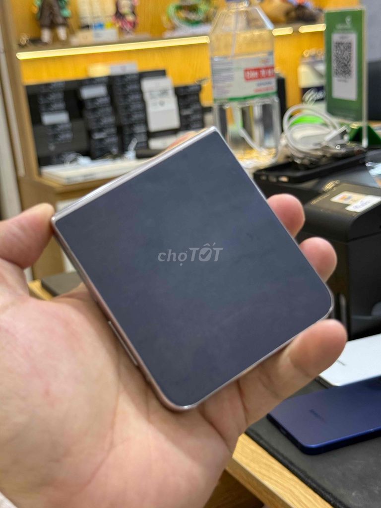 Samsung Z Flip4 đặc biệt như ảnh. Mua bán Điện thoại tại Quận 10 Tp Hồ Chí Minh được đăng bởi Hậu Lưu hình 1