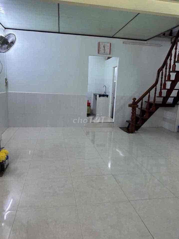 Аренда дома на Trọng Tuyển, P1, Tan Binh, 1 этаж и мансарда