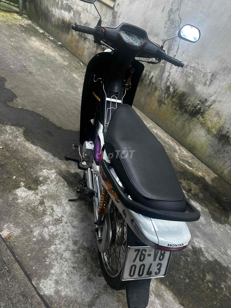 Honda wave zx 2005 máy móc zin ngoại hình đẹp keng. Mua bán Xe máy tại Thành phố Quảng Ngãi Quảng Ngãi được đăng bởi Hien hình 7