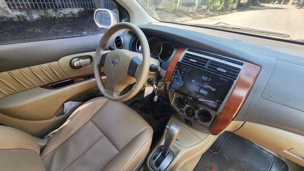 Nissan Livina 7 chỗ màu Vàng cát. Mua bán Ô tô tại Quận Hà Đông Hà Nội được đăng bởi Hiệp Xoăn Hà Đông hình 8