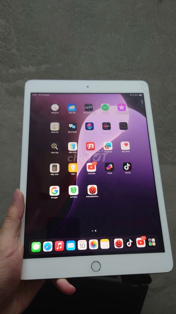 iPad gen 8 128gb bạc. Mua bán Máy tính bảng tại Quận Hai Bà Trưng Hà Nội được đăng bởi Trọng Trần hình 1
