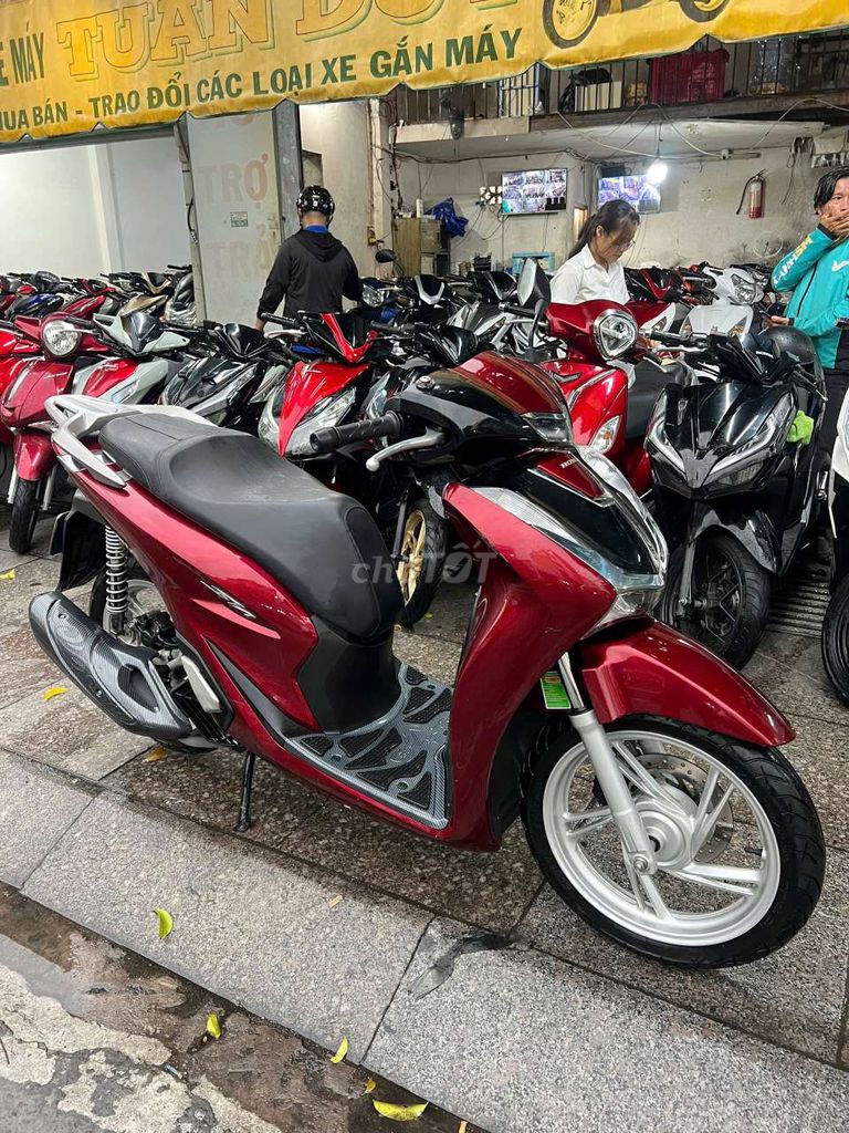 Honda SH 125 ABS 2024 Красный новый 99%