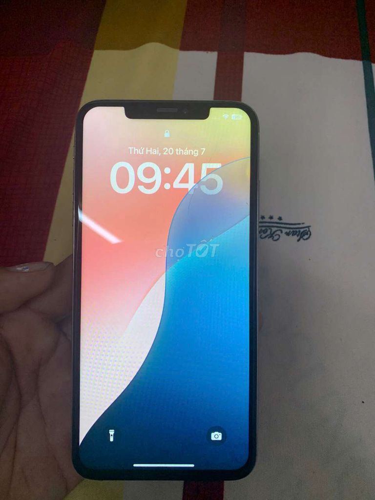 Apple iPhone XS Max 64GB Trắng Đã sử dụng. Mua bán Điện thoại tại Thành phố Mỹ Tho Tiền Giang được đăng bởi Trân Lê hình 1