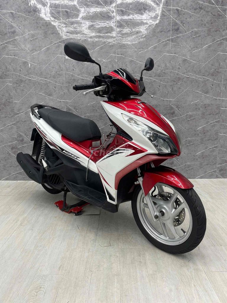 Honda Airblade с номерами Хошимина, ровный пластик, тихий мотор
