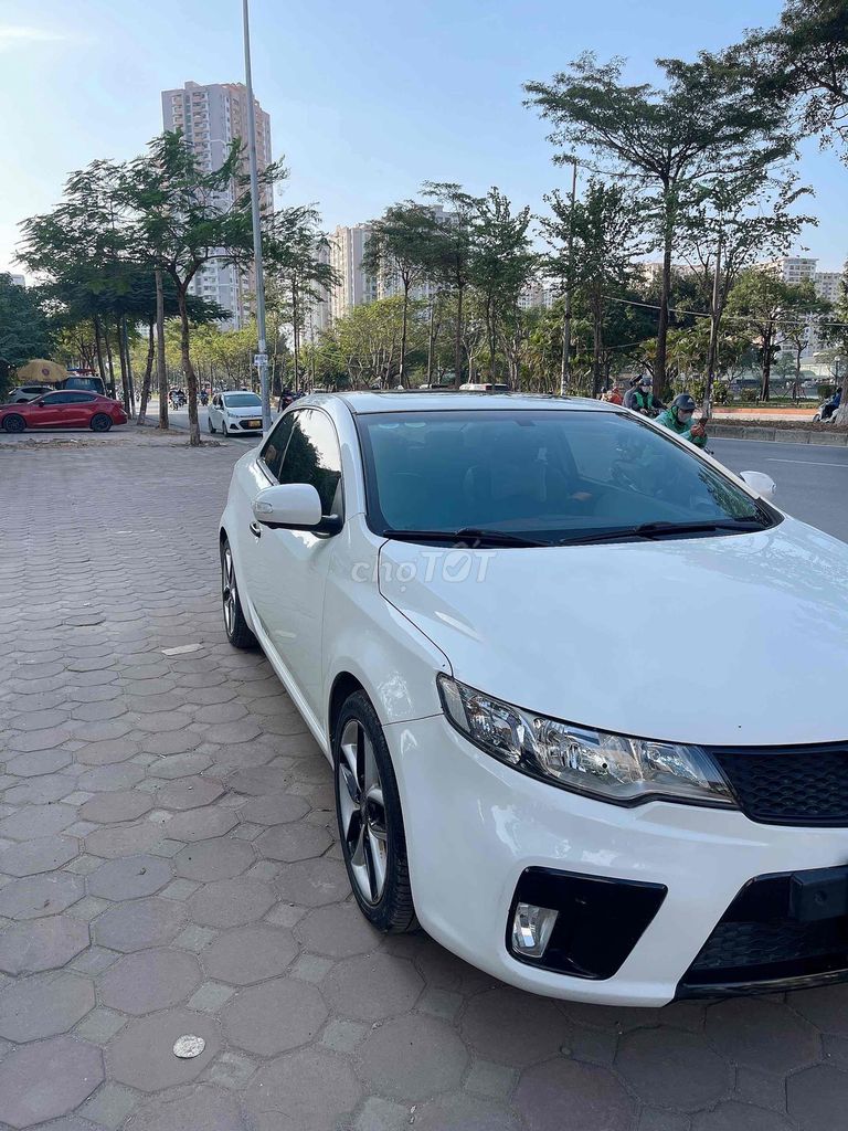 Xe Kia Koup thể thao số TĐ đi siêu ít rất mới