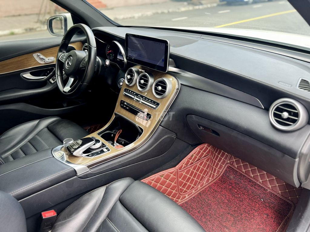 ❤️MERCEDES GLC250 4MATIC 2018 – TRẮNG SIÊU ĐẸP. Mua bán Ô tô tại Quận 7 Tp Hồ Chí Minh được đăng bởi Tri Mercedes DNZ hình 9