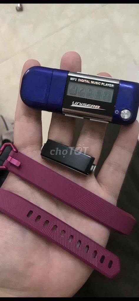 Đồng hồ fitbit thiếu sạc kèm MP3 usb ạ. Mua bán Thiết bị đeo thông minh tại Quận Tân Phú Tp Hồ Chí Minh được đăng bởi Trương Hiệp hình 1