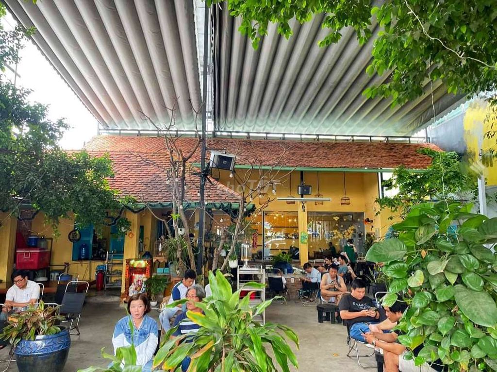 Sang quán cafe lớn sân vườn 400m² khu Vip Tân Phú