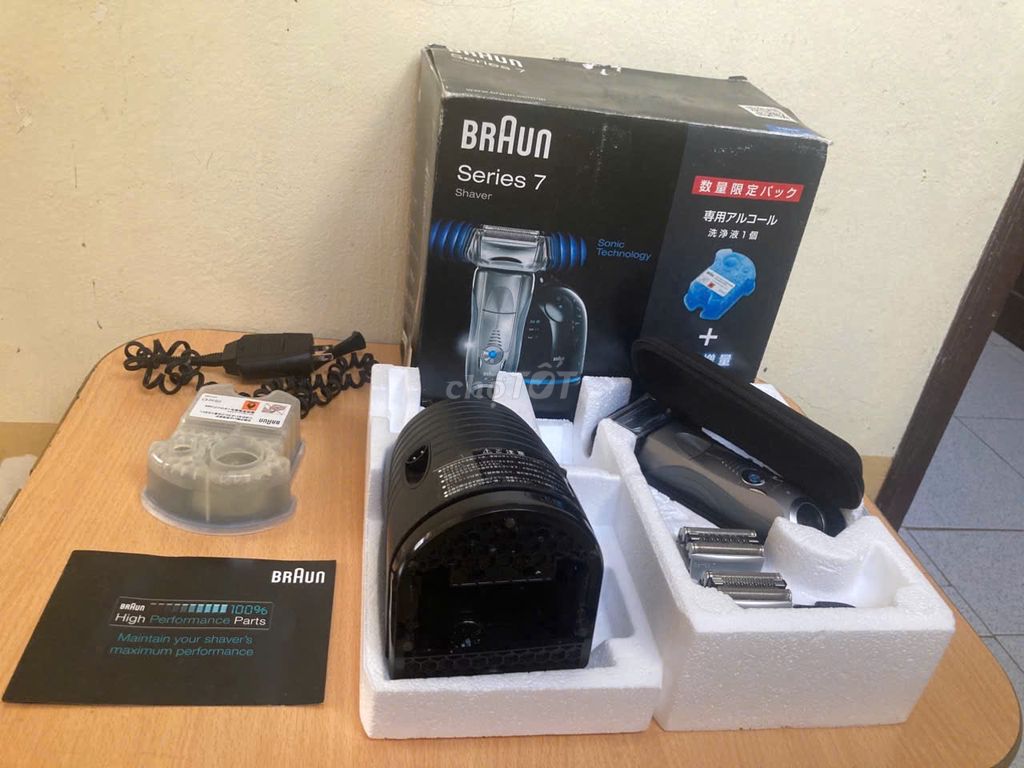 cạo râu Braun Series 7 hàng like new 3 đầu cạo .. Mua bán Nội thất, đồ gia dụng khác tại Thành phố Phú Quốc Kiên Giang được đăng bởi Japanese goods hình 1