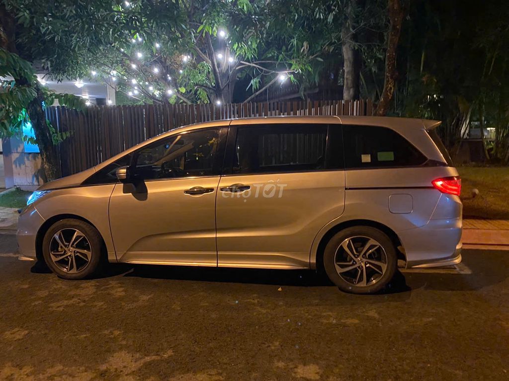 Honda Odyssey 2016 Model 2017, 2.4 CVT, 100.000KM. Mua bán Ô tô tại Quận Tân Bình Tp Hồ Chí Minh được đăng bởi Nguyễn Văn Thanh Quang hình 6