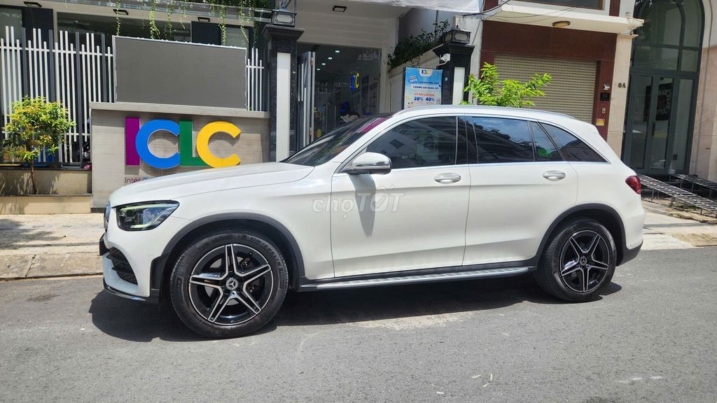 Gia đình bán GLC300 sx 2022 Tên công ty. Mua bán Ô tô tại Quận 4 Tp Hồ Chí Minh được đăng bởi tuấn hình 3