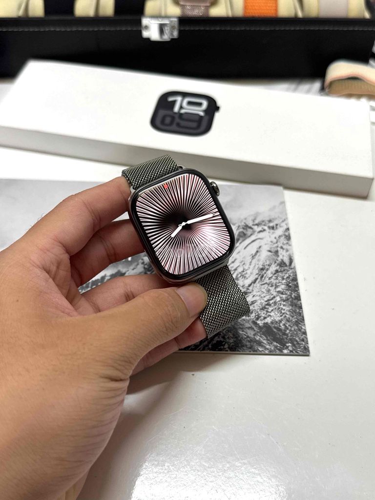Apple Watch S10/46 Titan Bạc LTE đẹp nét. Mua bán Thiết bị đeo thông minh tại Quận Thanh Xuân Hà Nội được đăng bởi TN Watch Apple Watch Chất hình 1