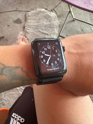 Apple Watch Series 3 Thép đen 42mm