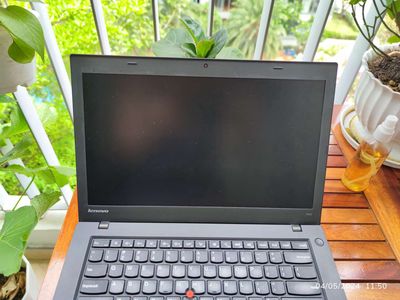 Lenovo thinpkpad T440 i5 ram 8 ssd 256