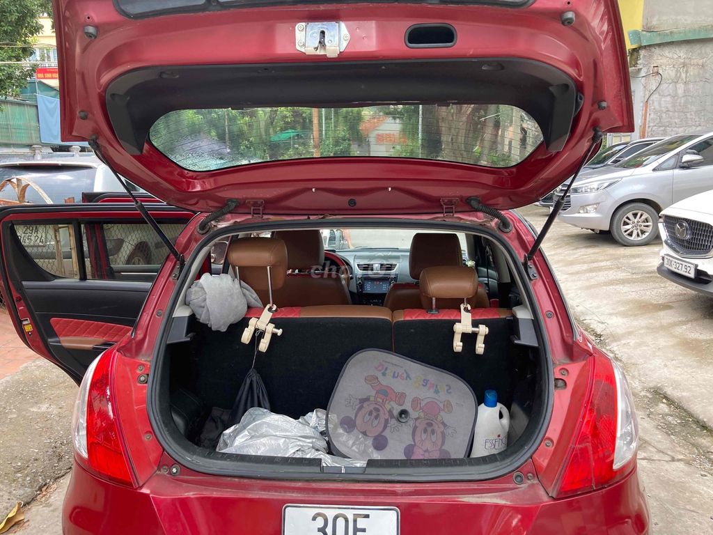 Suzuki Swift 2015 1.4 AT - 90000 km. Mua bán Ô tô tại Quận Tây Hồ Hà Nội được đăng bởi Nguyễn phuơng thuý hình 9