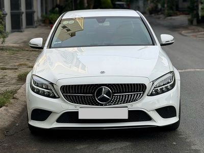 Mercedes Benz C200 Facelift 2019 Trắng | 70,000 Km
