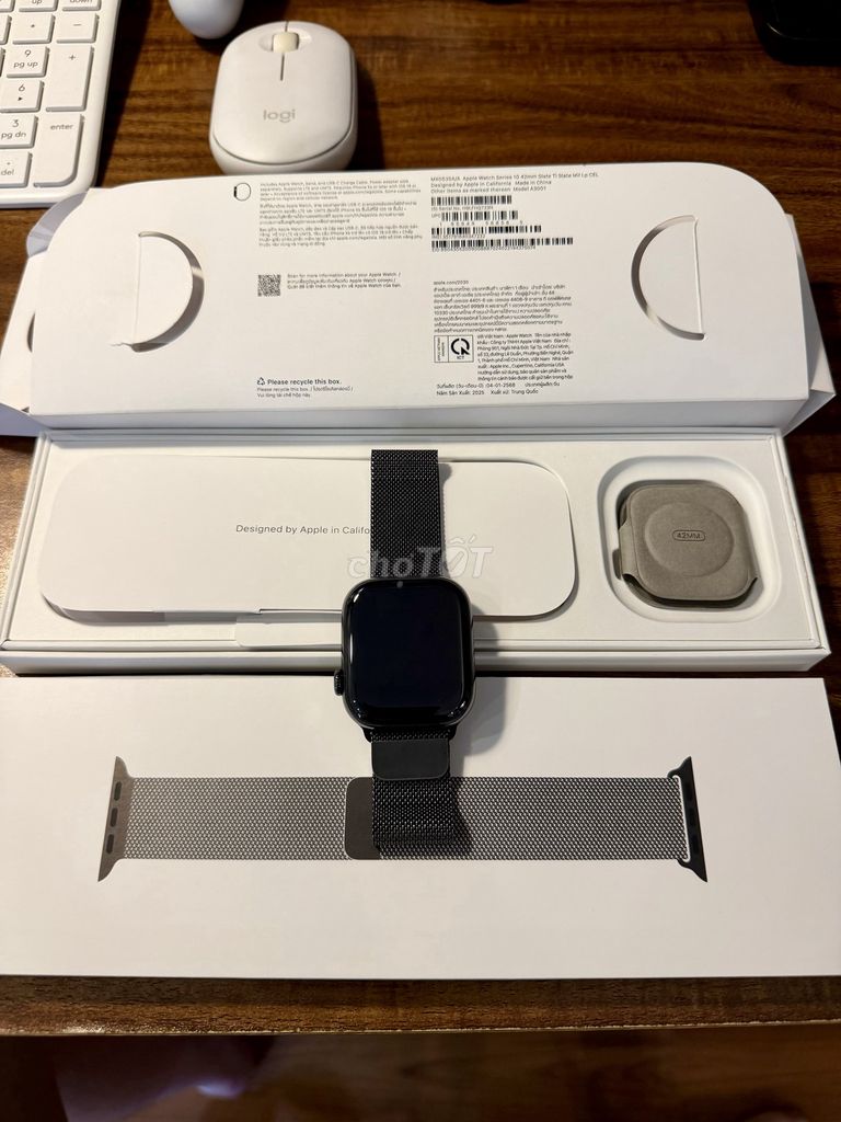 Apple Watch Series 10 5G 42mm Đen Titan. Mua bán Thiết bị đeo thông minh tại Quận Ba Đình Hà Nội được đăng bởi Đoàn Bá Dũng hình 1