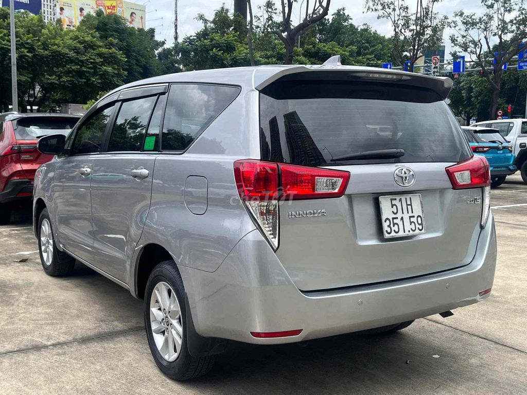 Toyota Innova 2.0E MT 2020 механическая коробка серебристый