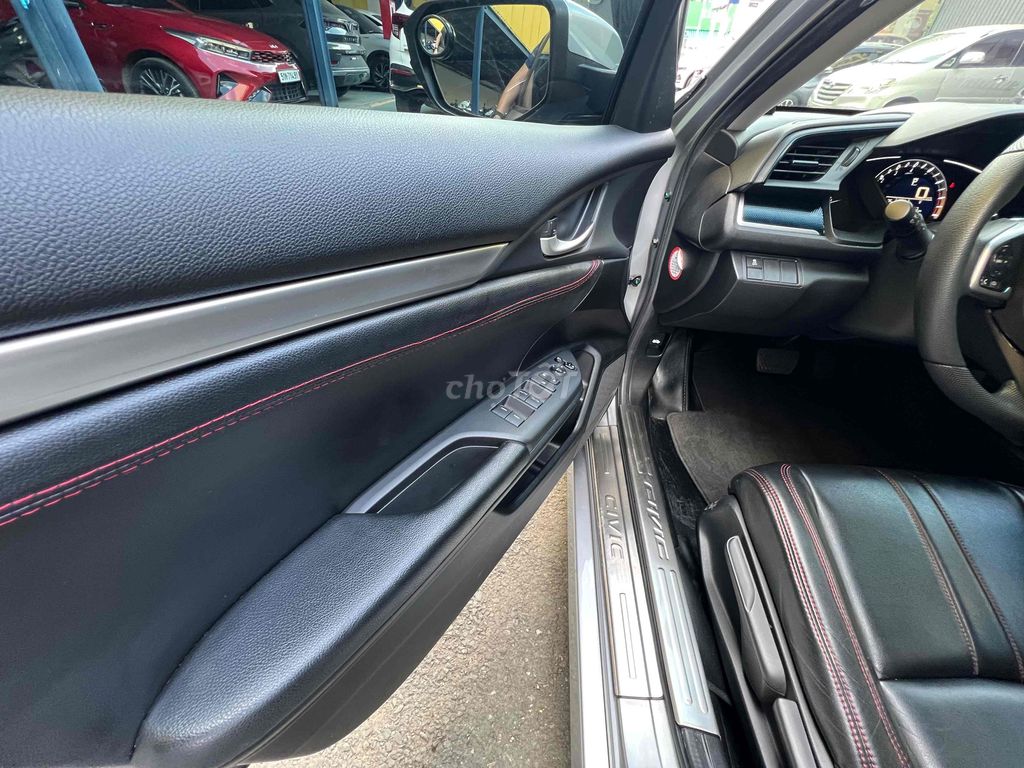 Honda Civic 2019 E 1.8 28000 km. Mua bán Ô tô tại Quận Tân Phú Tp Hồ Chí Minh được đăng bởi Nguyễn Tân Xe Lướt  hình 8