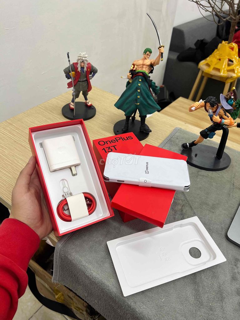 OnePlus 13T 12/256GB Like New Như Mới Chưa Dùng. Mua bán Điện thoại tại Quận Cầu Giấy Hà Nội được đăng bởi Trung Kiên Trả Góp Bao Nợ Xấu hình 1