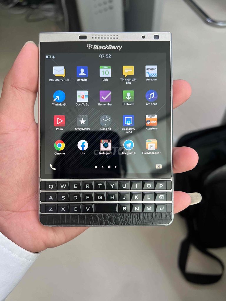 Blackberry Passport Silver 32gb. Mua bán Điện thoại tại Thành phố Long Xuyên An Giang được đăng bởi Windy hình 1